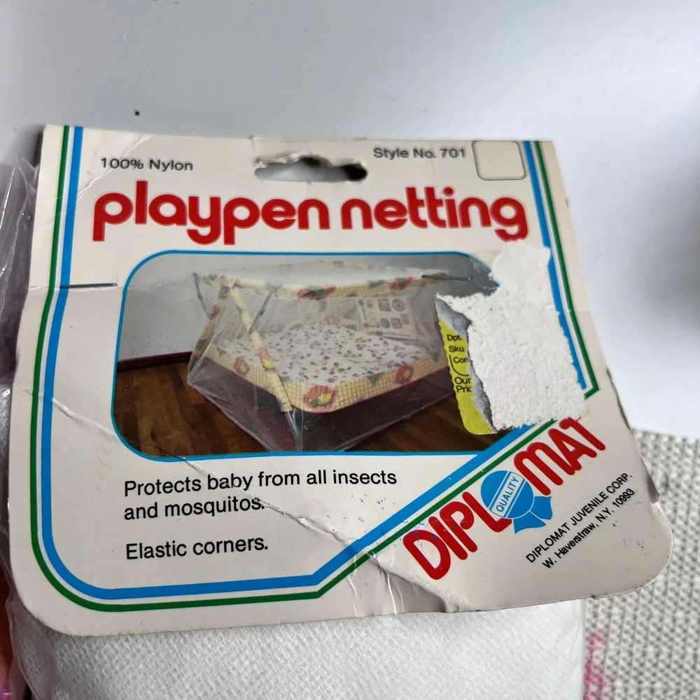 Vintage 1987 Playtex Disposable Bibs Lammies Fabric Bibs & Playpen Netting‎ Set